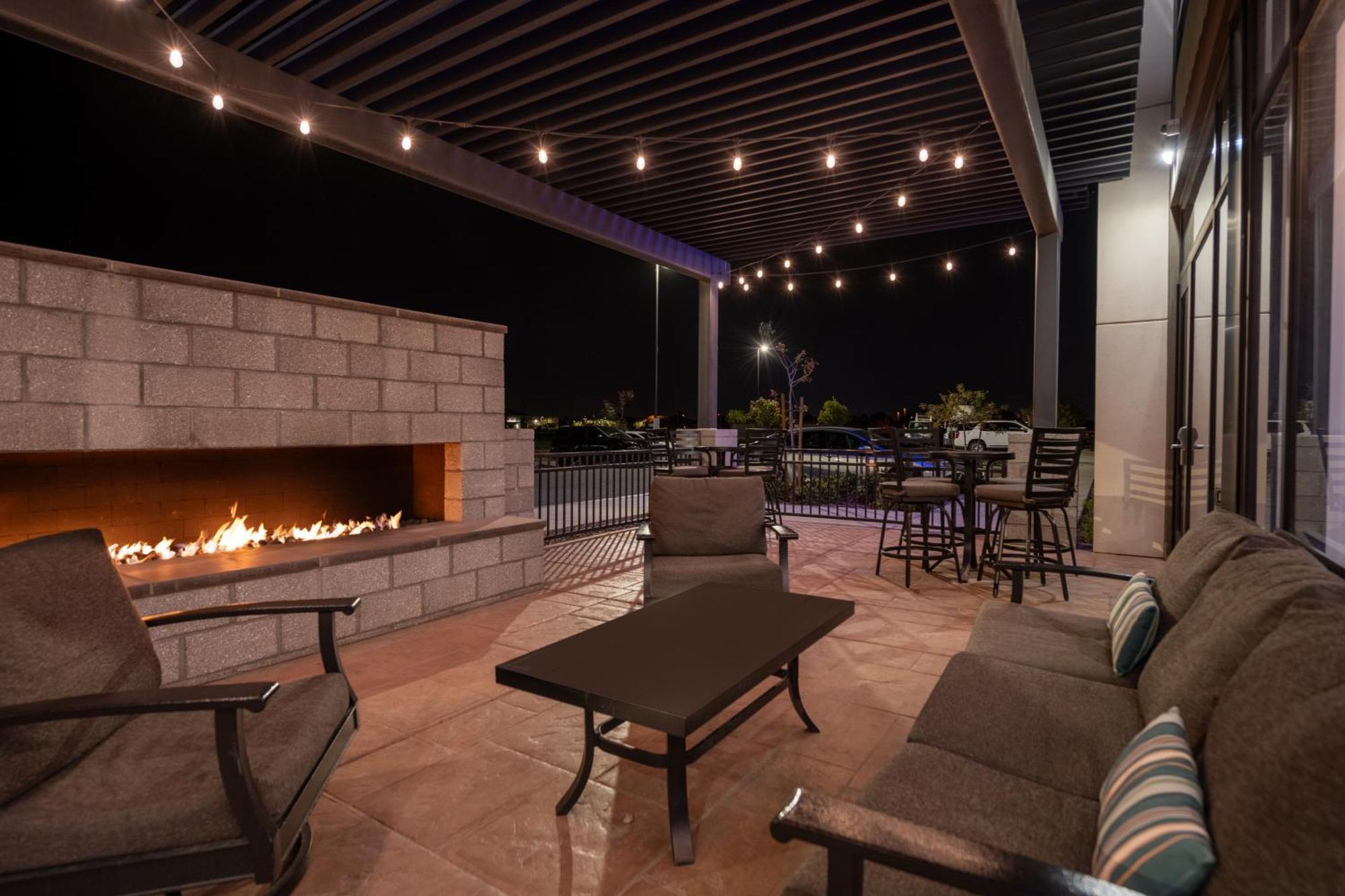 Holiday Inn Express & Suites - Gilbert - Mesa Gateway Airport Zewnętrze zdjęcie